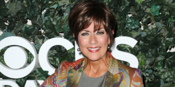 Colleen zenk sings melody thomas scott’s portrayal as nikki on the young and the restless.