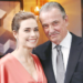 Eric braeden & amelia heinle get down on the young and the restless set