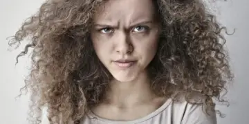 Beyond the gates: will sheila expose deacon & taylor's risky reunion?!