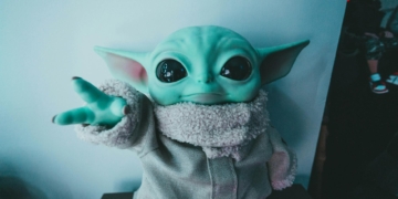 The ghost of solo: can mando & grogu save star wars' cinema future?