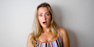 Hayley's shocking play blindsides bill on beyond the gates!
